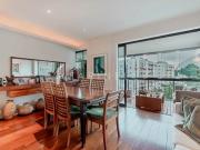 Cobertura com muita vista para o verde e Pedra da Gávea