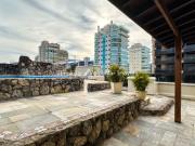 Cobertura Exclusiva com Vista Total para o Mar na Praia...