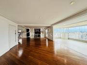 Cobertura à venda Moema Pássaros. Perto do Shopping...