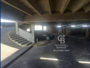 Cochera 3er piso, en pleno centro con rampa y ascensor