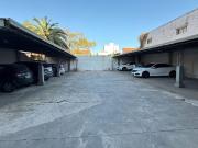 Cochera en venta en La Plata portón automatizado