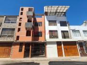 Cochera En Venta En Primer Piso En Urbanización Las...
