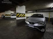 Cochera Sobre Av. Santa Fe, en Planta Baja