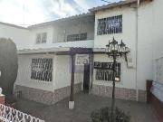 COD. 5952 SE ARRIENDA CASA BARRIO: PROVENZA