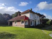 CODIGO 689 CASA EN ALQUILER 3 DORMITORIOS Y DEPENDENCIAS...