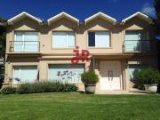 CODIGO 708 – CASA EN VENTA 5 DORMITORIOS PILETA QUINCHO...