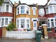 Colchester Road, Leyton E10, 2 bed flat to rent, £1,700...