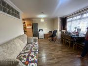 Coldharbour Lane, Hayes UB3, 2 bed flat to rent, £1,500...
