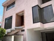 Colinas del Bosque, casa en venta de 4 recámaras