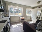 College Gardens, London, 1 Bedroom Flat