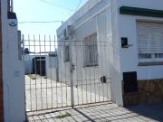 Colon 1419, ALQUILA Casa interna de dos dormitorios