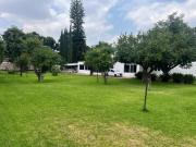 Colonia las fuentes con un amplio jardín