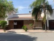 Colonia Las Margaritas. Casa de 4 recamaras