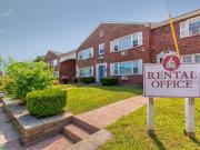 Colonial Court Studio Apartment for Rent at 539 Burnside...