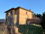 COLONICA di 10 vani e di 300 mq POGGIBONSI rif. P 500