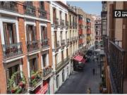 Colorido apartamento de 2 dormitorios en Chueca