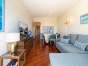 Colorido Central Flat com varanda | vista do rio