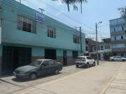 Comas Vendo Casa en esquina frente a Parque