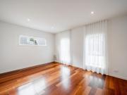 Comfort, Space and Convenience – Renovated Front Townhouse