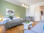 Comfortable 2 BR apartment, prime location in Vienna