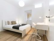 Comfortable bedroom in a 6 bedroom apartment in Lisbon...