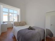Comfortable double bedroom in Alameda Room 9