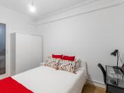 Comfortable double bedroom in El Camp de l'Arpa del Clot