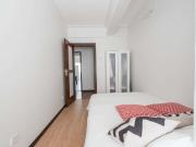 Comfortable double bedroom in Saldanha Room 2