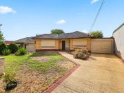 Comfortable Family Living in a Quiet Windsor Gardens Pocket