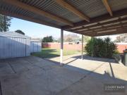 COMFORTABLE & PERFECTLY POSITIONED NEAR THE CBD