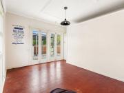 Comfortable & Tidy Home in a Desirable Area!