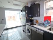 Comfy double bedroom not far from Shadwell tube station...