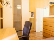 Comfy double bedroom with Balcony near Jonio metro...