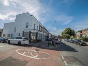 Comfy double ensuite bedroom close to Seven Sisters Tube... Comfy double ensuite bedroom close to Seven Sisters Tube...