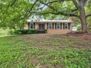 Comfy Private Room in West Charlotte – Bills Inclu
