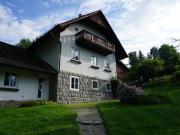Zweifamilienwohnhaus mit schönem Garten in Aussichtslage