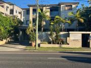 'COMINO PLACE' UNIT 2 / 255 WYNNUM ROAD NORMAN PARK