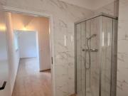 Commerce 2.5 pièces