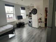Commercial Road, E1, Spacious Studio Apartment