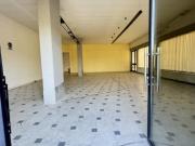 Commerciale in affitto a Pietrasanta