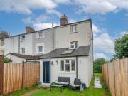 Common Road, Redhill, 3 Bedroom End