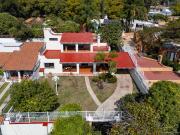 Como un lienzo en blanco, en una de las mejores calles...