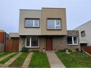 cómoda casa arriendo en condominio