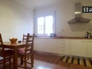 Cómoda habitación con baño privado en Sarrià Sant Gervasi