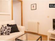 Cómoda habitación con cama individual en alquiler en La...