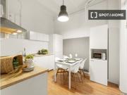 Cómoda habitación con llave independiente en apartamento...