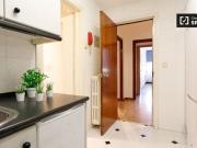 Cómoda habitación en alquiler en apartamento de 6...