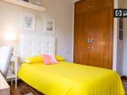 Cómoda habitación en un apartamento de 3 dormitorios en...