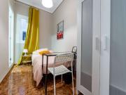 Cómoda habitación en un apartamento de 6 dormitorios en...