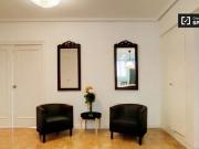 Cómoda habitación en un apartamento de 8 dormitorios en...